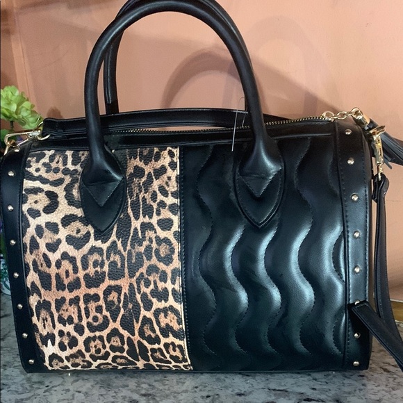 Cato estsblished Handbags - Stylish Black and Leopard Print Women's Bag